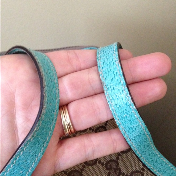 🚫SOLD BUNDLE🚫GUCCI cosmetic bag - Picture 3 of 4