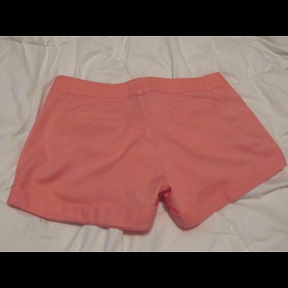 Coral Shorts ✨ - Picture 2 of 2