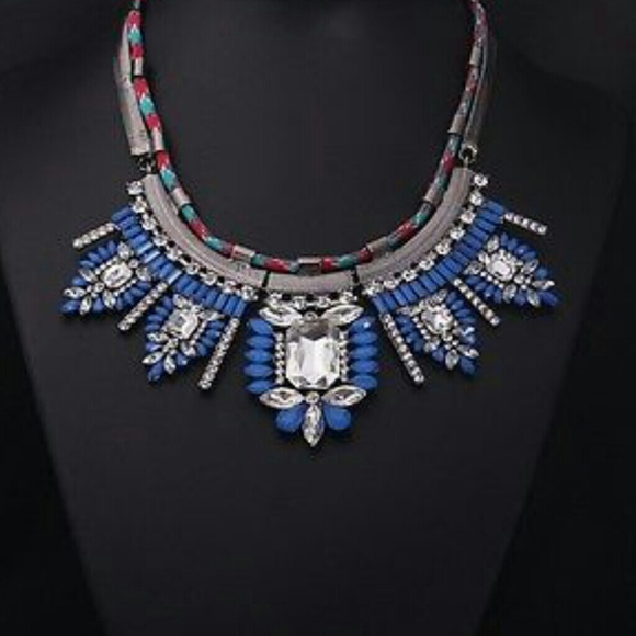 Statement necklace