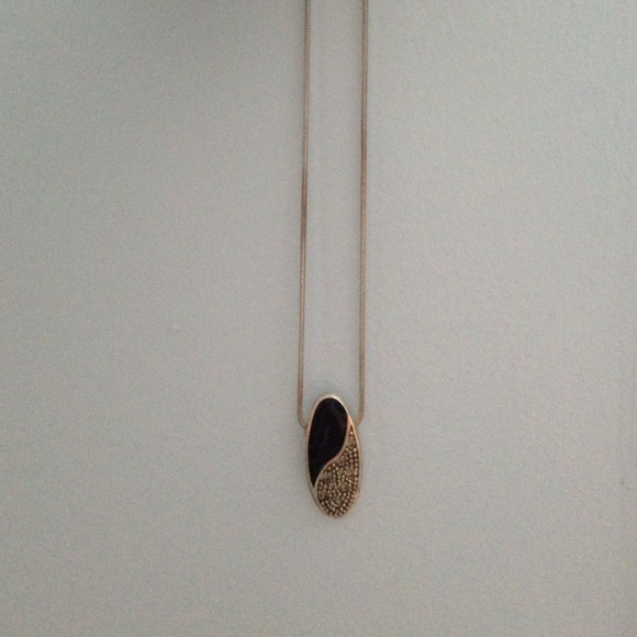 🎈🎈HOST PICK!!! 🎈🎈 **Street Chic** - Picture 3 of 4