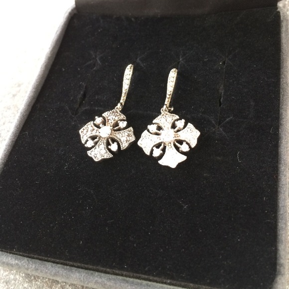 SOLD🚨 Diamonique sterling silver earrings - Picture 2 of 4