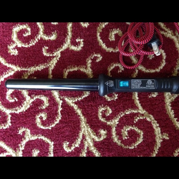 Cortex Clipless Curling Iron, 1" with a heat glove