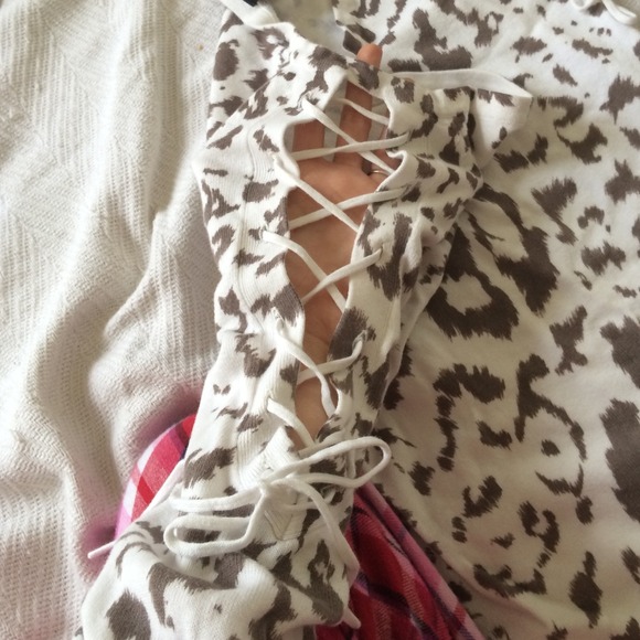 White leopard top - Picture 2 of 2