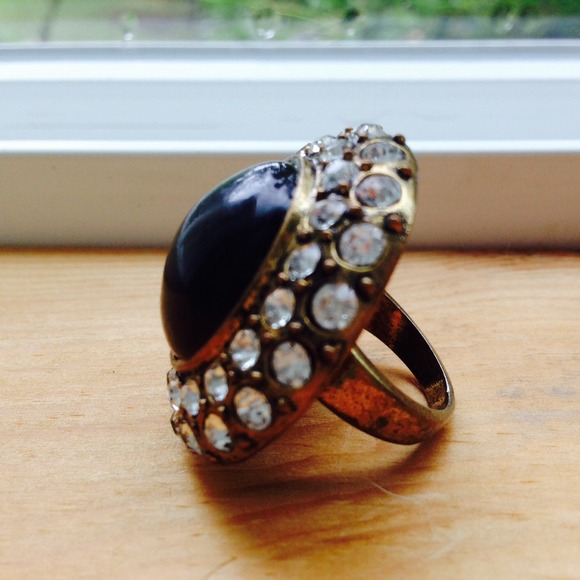 **^**Cocktail Ring**^** - Picture 4 of 4