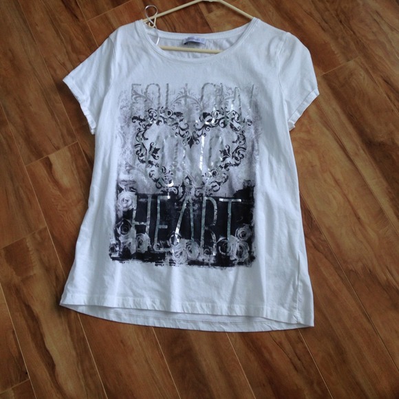 Follow Your Heart printed tee.