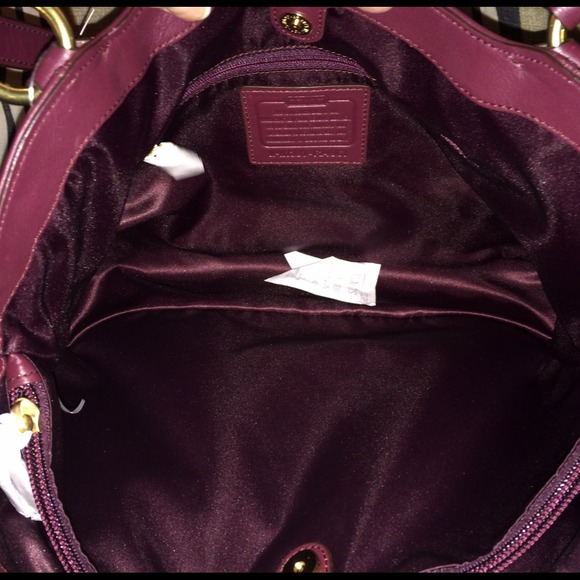 EXTRA PICS OF COACH HANDBAG - Picture 3 of 4