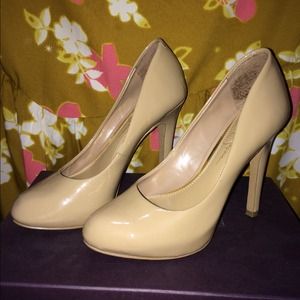 Jessica Simpson pumps.