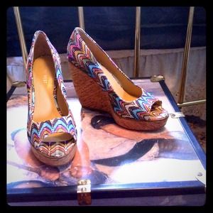 Adorable wedges. NOW FOR ONLY $20!!!🌟