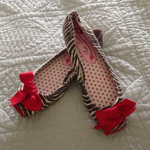 Poetic License zebra flats