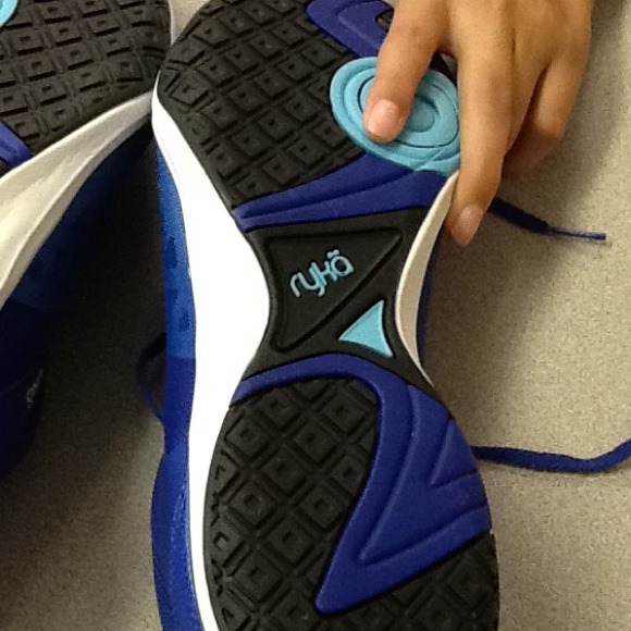 Shoes - Picture 2 of 4