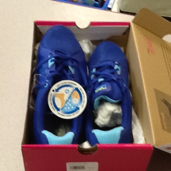 Shoes - Picture 4 of 4