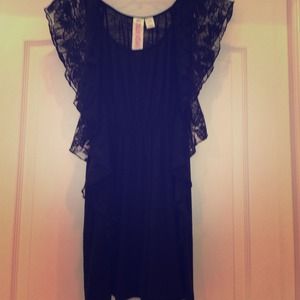 Black Tunic w/ Lace Sleeves