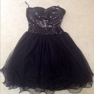 Super cute homecoming dress