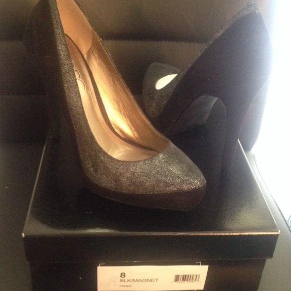 BCBG Black/Magnet Pamee Pump