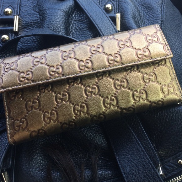 Authentic Gucci Wallet - Picture 2 of 4
