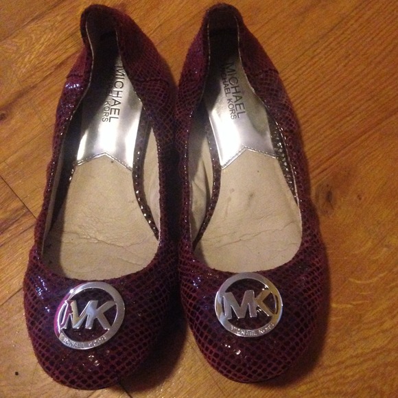 🚫SOLD🚫Maroon Michael Kors Flats