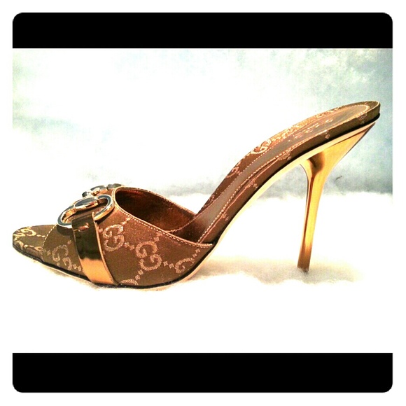 Gucci Shoes - Stunning Gucci Heels!