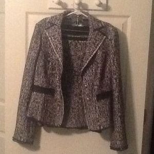 Ann Taylor Navy and white size 4 suit