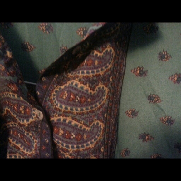 Button up - Picture 2 of 2