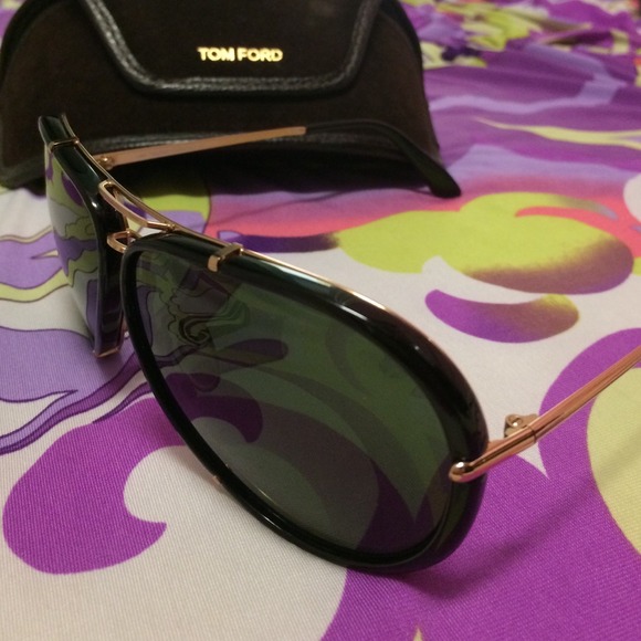 TOM FORD \