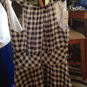 New-White House black market dress size 2