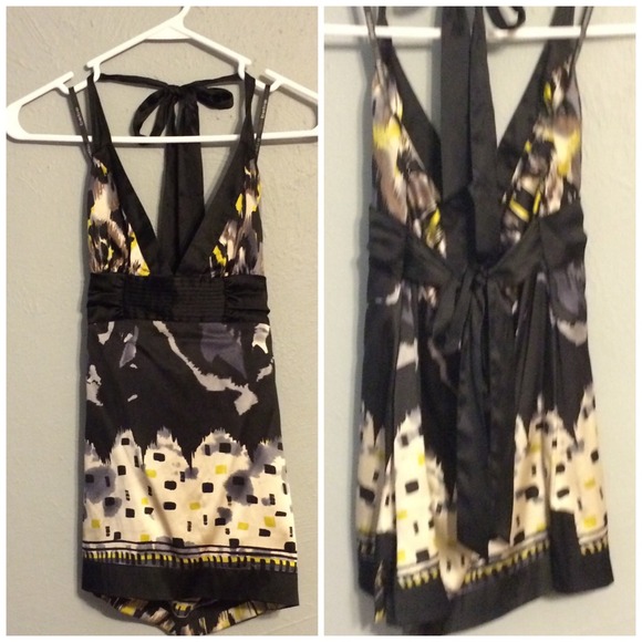 ❌SOLD❌Silk halter top