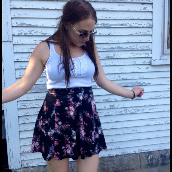 Rue21 Dresses & Skirts - Floral skater skirt