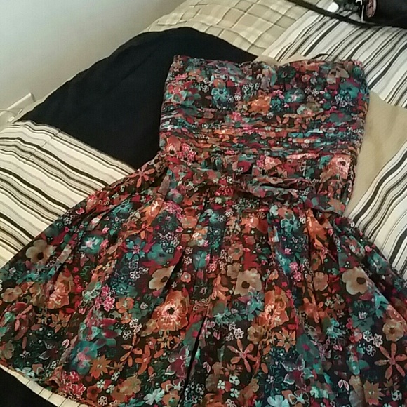 Dresses & Skirts - Flower pattern dress