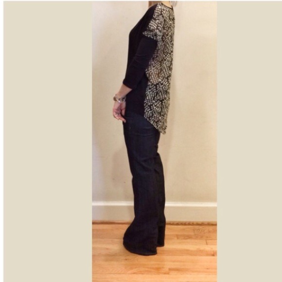 Chic chiffon back printed top ONE DAY SALE - Picture 3 of 4