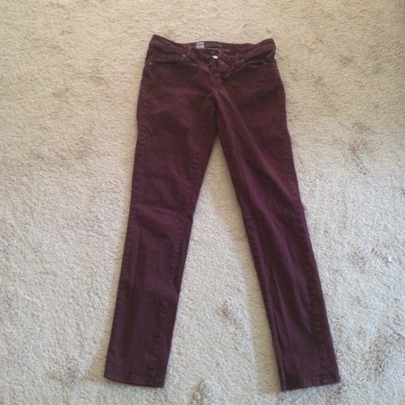 Mossimo wine colored skinny jeans size 6