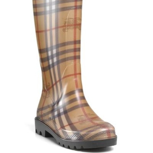 Looking👀 to trade for these👆 - Picture 2 of 4