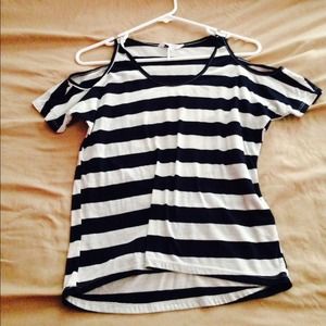 Hi-low Off white and navy blue stripes
