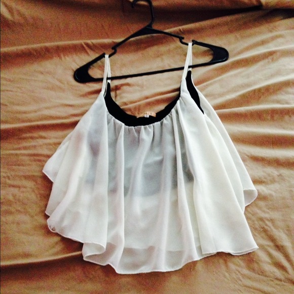 White crop top..