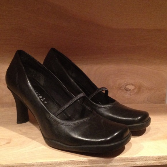 Black leather interview shoes