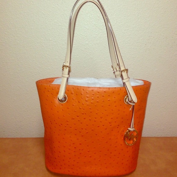 Sold❌❌Michael kors orange tote