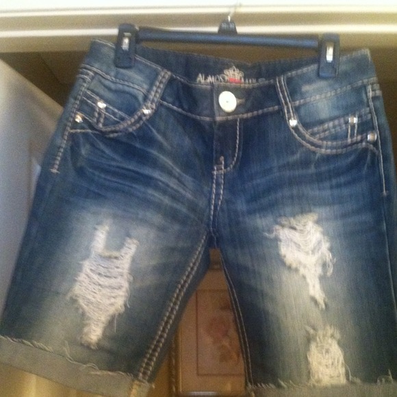 Bermuda jean shorts