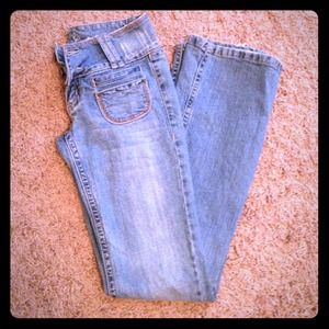 Cute wide band jeans!