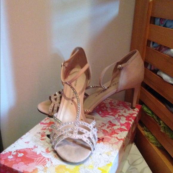 Chinese laundry nude peach heels