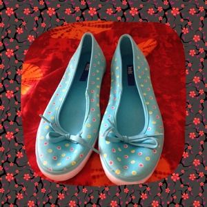 🌻🌻REDUCED🌻🌻..  Aqua open toed canvas shoes ..