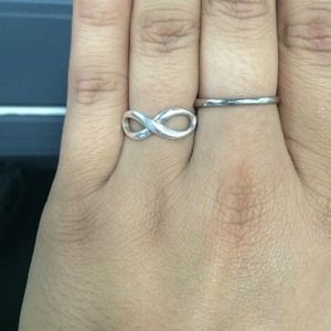 Tiffany & Co Infinity Ring