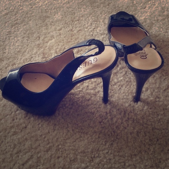 Guess dark blue open toe pumps