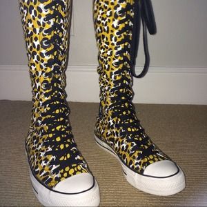High top cheetah converse👢👢