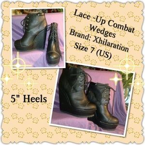 LACED-UP COMBAT WEDGE BOOTS 👢