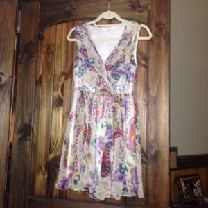 Very cute and fun short dress with fabulous colors