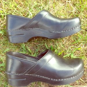 Dansko shoes (Black)