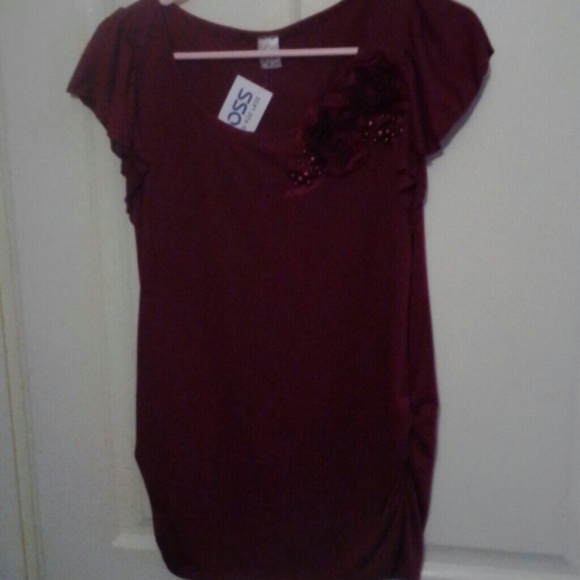 Cute flower accented top