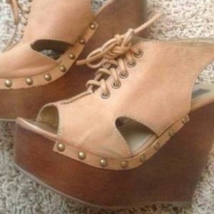 ISO Steve Madden wedges WANT