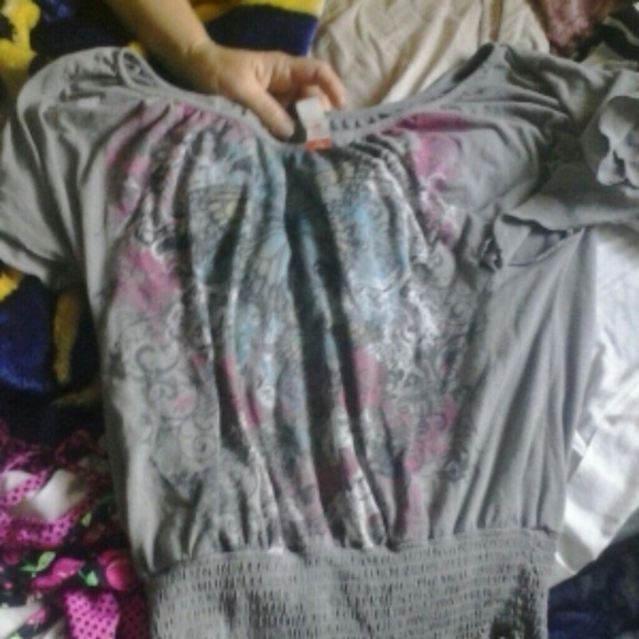 A pull down on ur shoulder's shirt