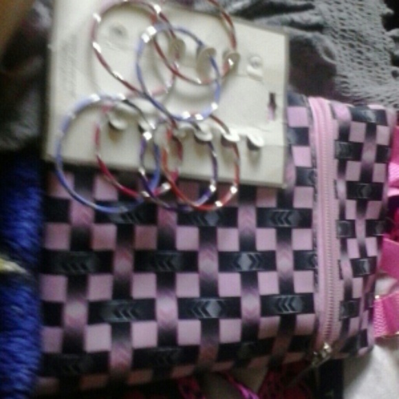 A bright summer color purse with free earrings