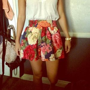 Floral skirt NWOT ✨SOLD✨